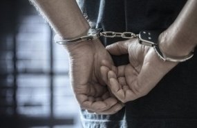 Homem acaba preso ao requisitar Carteira de Identidade 