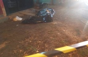 Jovem é morto a facadas pelo ex-marido de sua companheira 