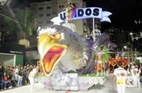 Unidos homenageia a construção civil e os 40 anos da escola 