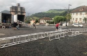 Começa a montagem da estrutura para a Expo Luzerna 2023 