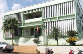 Ex-prefeito do Oeste é condenado a ressarcir cofres públicos em R$ 2,6 milhões
