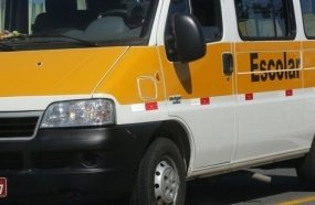 Transporte escolar que esqueceu criança na van terá que indenizar mãe 