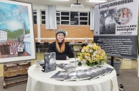 Estudante do curso de Engenharia Química divulga livro sobre Bullying