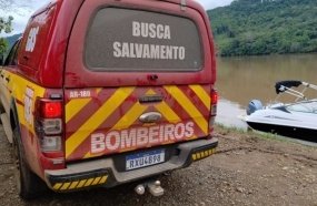 Operação busca por homem que desapareceu após naufrágio de balsa