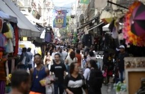 Governo revoga portaria sobre trabalho do comércio nos feriados