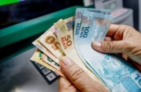 Primeira parcela do décimo terceiro deve ser paga até esta quinta
