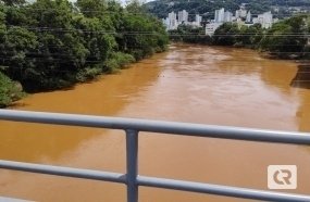 Bombeiros fazem buscas por homem que desapareceu no Rio do Peixe