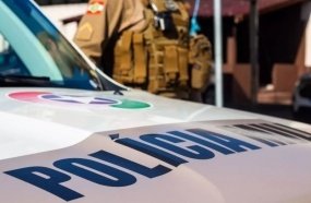 Mulher embriagada é presa por abandonar filhas pequenas na rua 