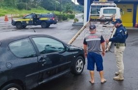 Motorista tem veículo apreendido após ultrapassar viatura da PRF