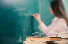 MEC vai ofertar 80 mil bolsas para formação de professores  