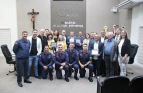 Câmara de Vereadores homenageia destaques de Joaçaba 