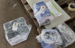 Receita Federal apreende pasta base de cocaína em transportadora 