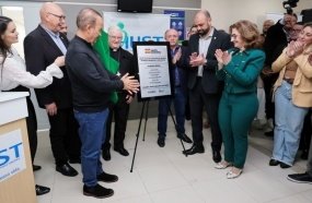 Governador inaugura novos leitos de UTI infantil e ventilação no HUST