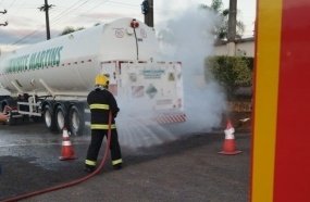 Vazamento de nitrogênio em caminhão mobiliza Bombeiros na BR-282