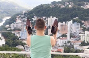 Artista joaçabense transforma gestos de trabalhadores em arte