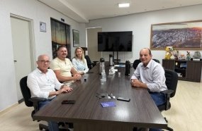 Prefeitura assina primeiros termos de adoção de espaços públicos do ano