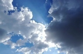 Sol e temperatura elevada, com temporais isolados no fim de semana