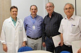 Representantes do Lions Clube Joaçaba Cruzeiro visitam o Hust