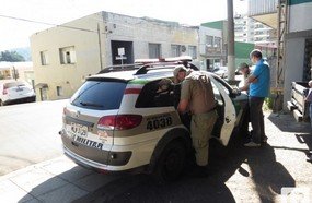 Motociclista machucado em acidente no centro de Herval