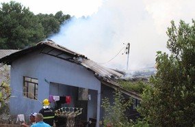 Fogo destrói residência no Bairro Aparecida em Campos Novos
