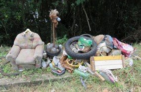 Exemplo: Moradores realizam limpeza de encostas no Bairro Jardim José Rupp