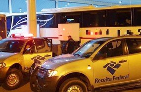 Receita apreende mercadorias em ônibus na rodoviária de Joaçaba