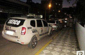 PM é recebida a pedradas no bairro Nossa Senhora Aparecida