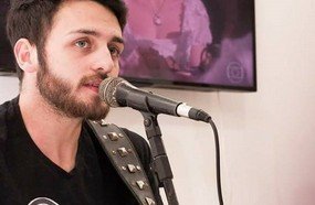 Jantar beneficente neste sábado para ajudar cantor joaçabense