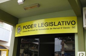 Vereadores elegem novo presidente da Câmara nesta segunda