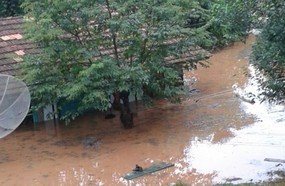 Chuva forte deixa casa debaixo d´água em Água Doce