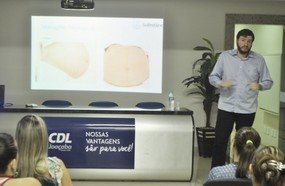 Ginecologista esclarece dúvidas no curso Gestante Feliz