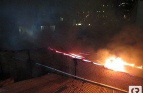 Bombeiros combatem um dos maiores incêndios de Joaçaba