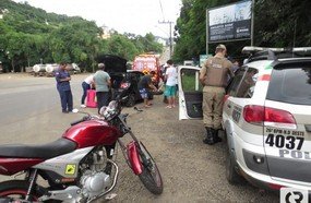 Motociclista ferido em acidente na Avenida Santa Terezinha