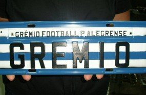 Justiça determina apreensão de mil placas do Grêmio em Herval