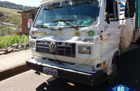 Caminhão de Joaçaba se envolve em acidente em Capinzal