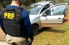 PRF encontra veículo roubado abandonado na BR-470