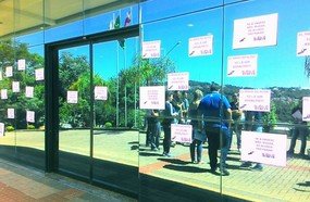Acadêmicos protestam contra aumento da mensalidade na Unoesc