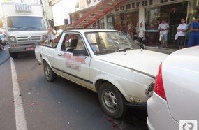 Engavetamento envolve três veículos no centro de Joaçaba