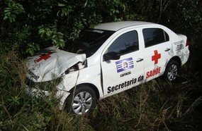 Veículo da Secretaria da Saúde de Capinzal sai da pista na SC-283