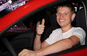 Estudante de Luzerna ganha carro em sorteio da CDL/Joaçaba