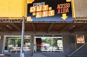 Andrade com Outlet Permanente e amplo estacionamento