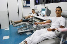 Trote solidário: acadêmicos de odontologia doam sangue