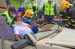 Simulação de acidente mostra os perigos causados pela imprudência
