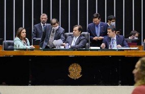 Câmara aprova auxílio de R$ 600 por mês para trabalhador informal