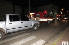 Mulher é atropelada no centro de Herval d´Oeste