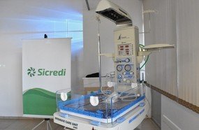 Sicredi doa berço aquecido e com reanimador para o HUST