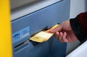 Bancos e lotéricas abrem com restrições a partir desta segunda-feira