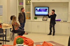 Acadêmicos apresentam campanhas publicitárias para clientes reais