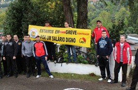 Trabalhadores no transporte de valores cruzam os braços