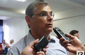 Pinho Moreira é reeleito presidente do PMDB